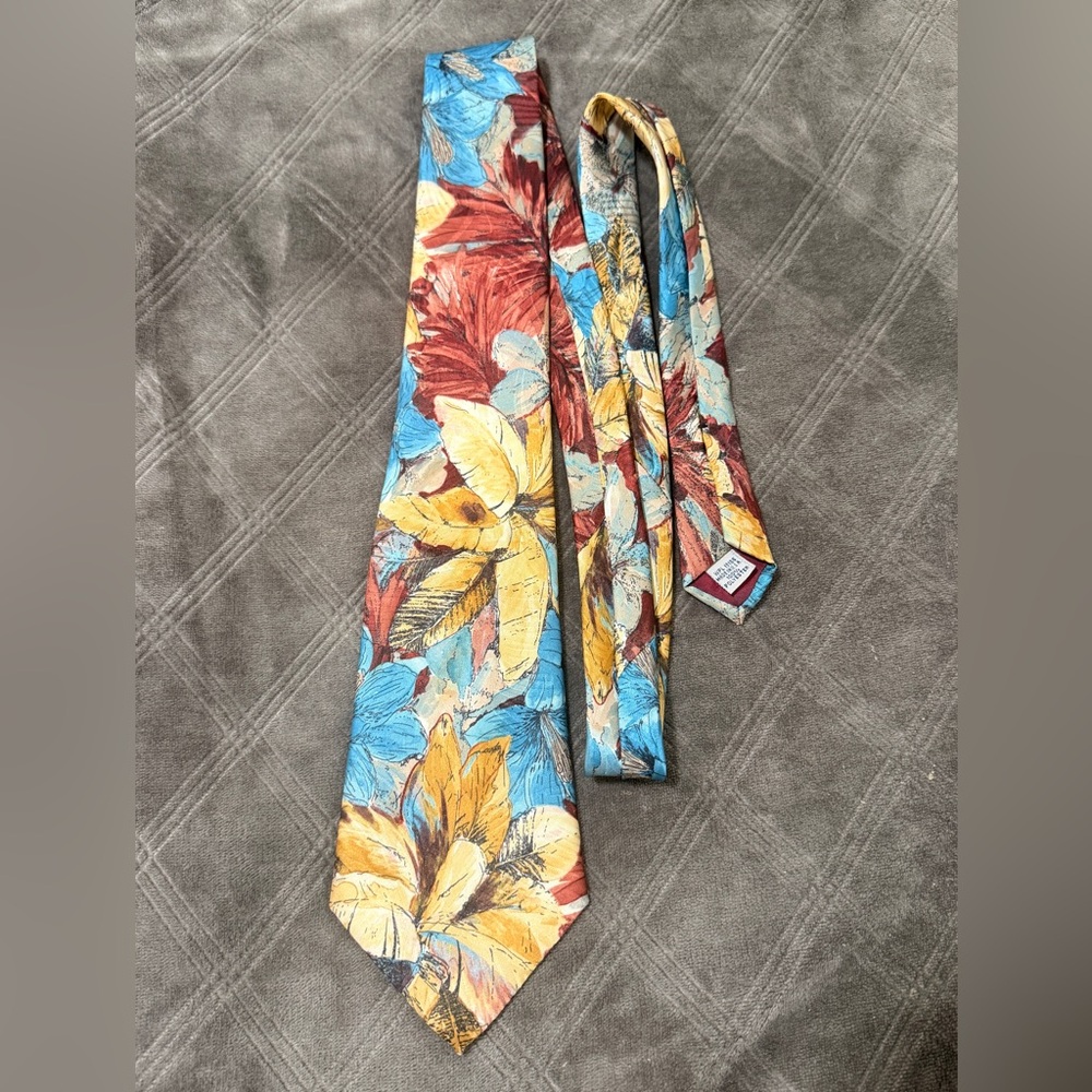 Pierre‎ Cardin Floral Silk Tie in Blue, Yellow & Red